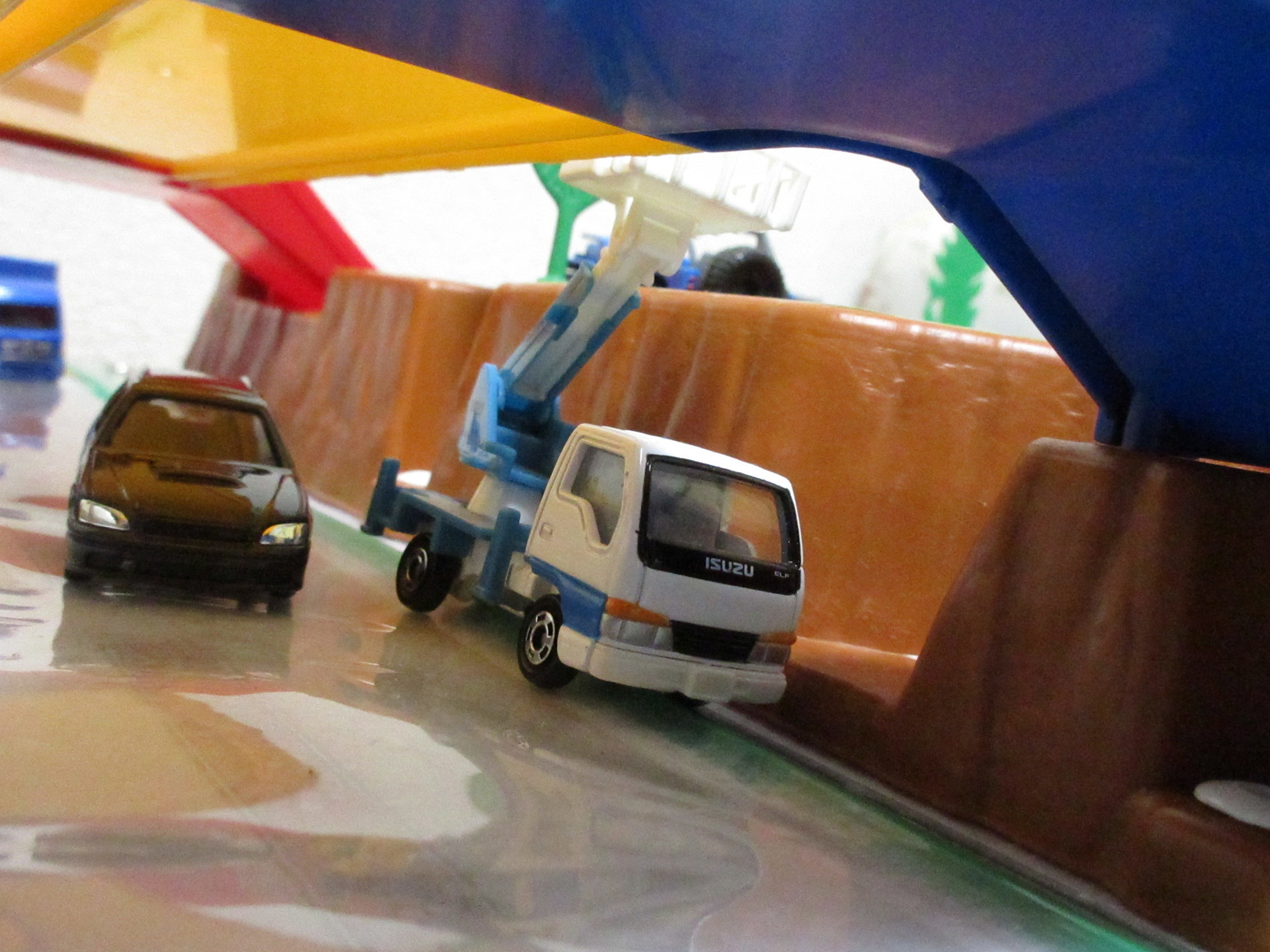 高所作業車。: おひっこししました。