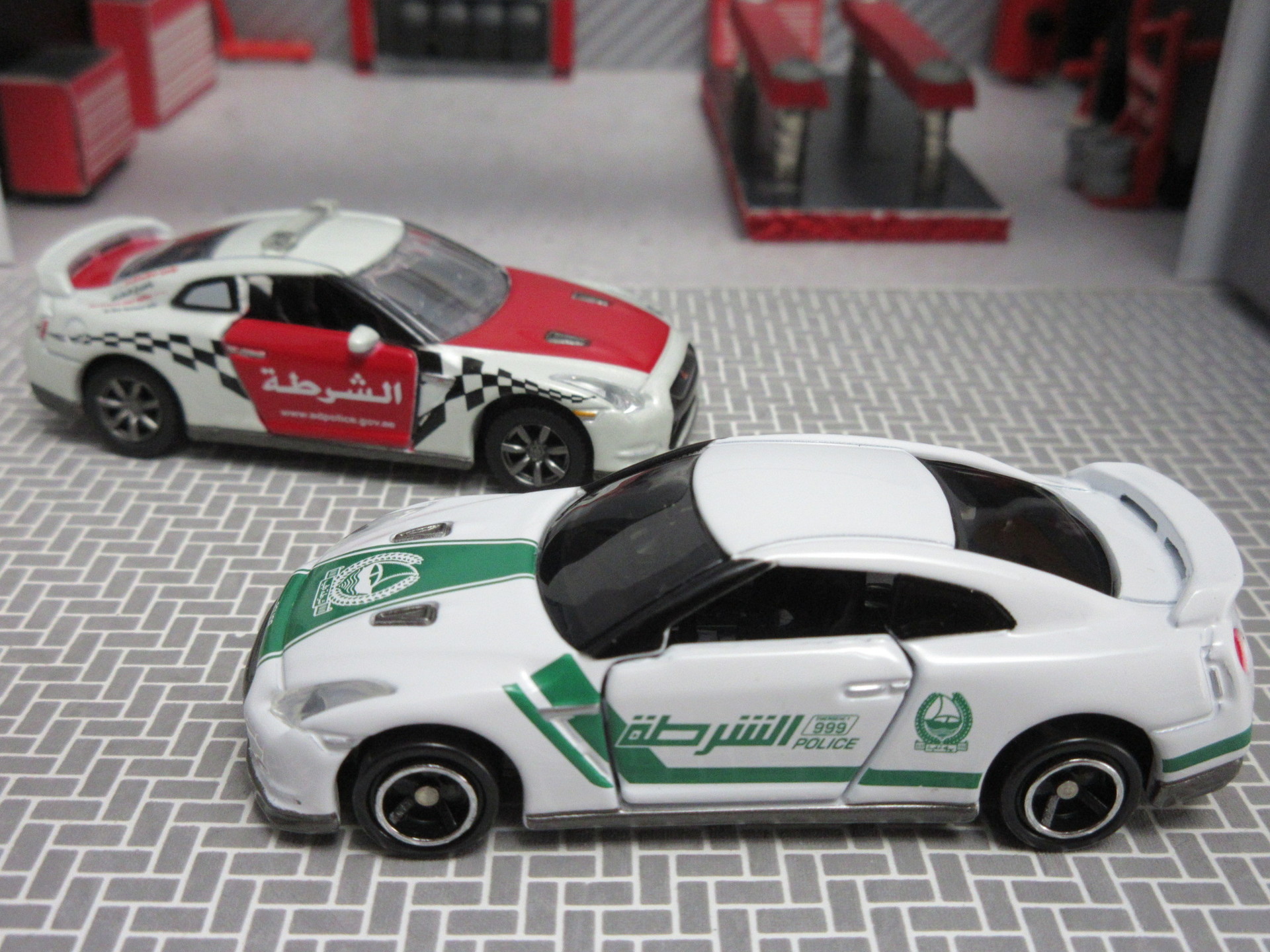 Amazon.co.jp: マジョレット ミニカー ドバイ警察仕様車 5種