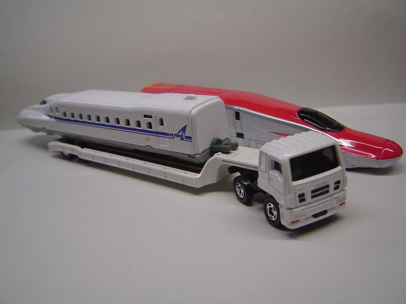 トミカ低床トレーラー改造 I converted a Tomica truck into a trailer. - YouTube